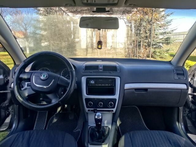 Серый Шкода Октавия, объемом двигателя 1.6 л и пробегом 280 тыс. км за 5300 $, фото 5 на Automoto.ua