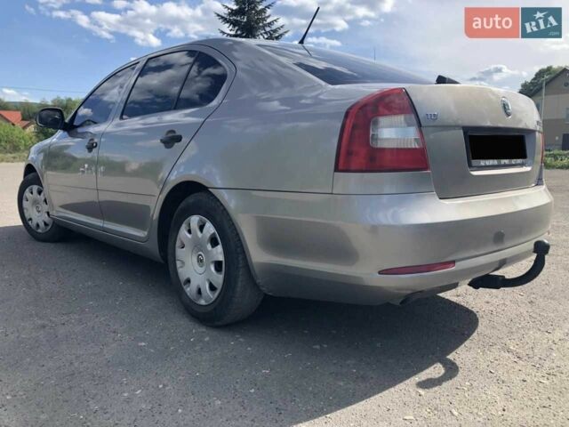 Серый Шкода Октавия, объемом двигателя 1.6 л и пробегом 340 тыс. км за 7900 $, фото 2 на Automoto.ua