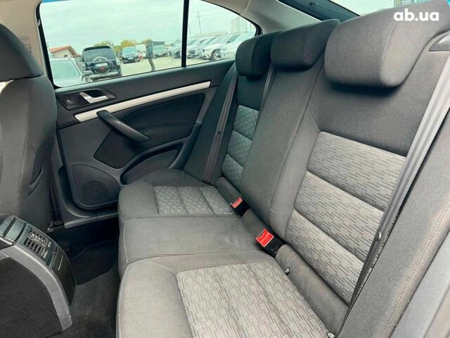 Серый Шкода Октавия, объемом двигателя 1.4 л и пробегом 218 тыс. км за 9190 $, фото 32 на Automoto.ua