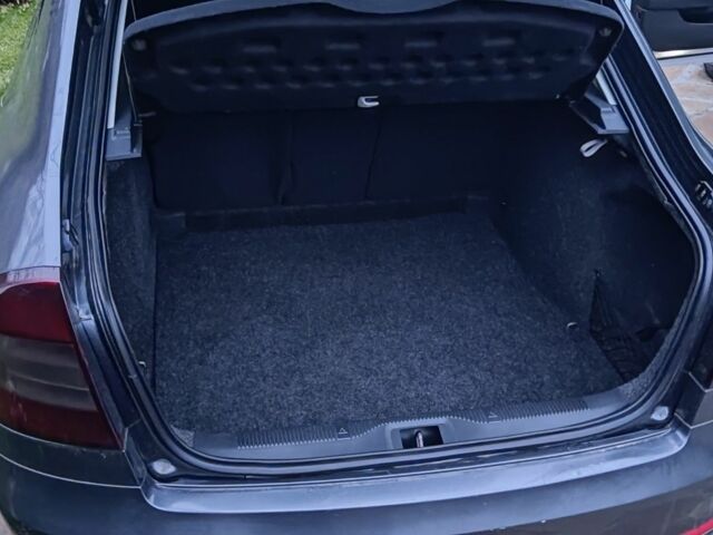 Серый Шкода Октавия, объемом двигателя 1.6 л и пробегом 280 тыс. км за 5300 $, фото 7 на Automoto.ua