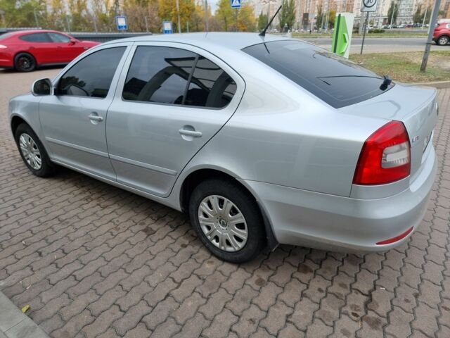 Сірий Шкода Октавія, об'ємом двигуна 1.6 л та пробігом 189 тис. км за 9900 $, фото 1 на Automoto.ua
