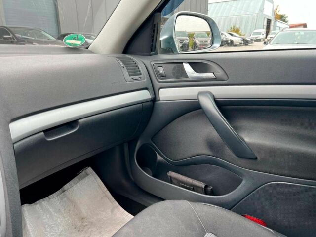 Серый Шкода Октавия, объемом двигателя 1.4 л и пробегом 218 тыс. км за 9190 $, фото 30 на Automoto.ua