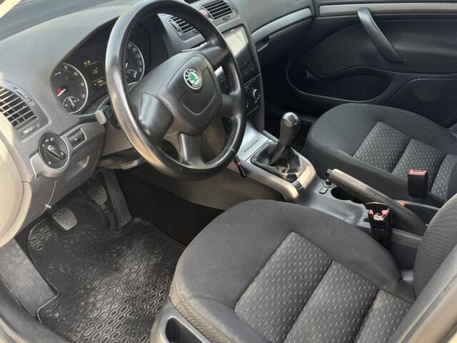 Сірий Шкода Октавія, об'ємом двигуна 1.6 л та пробігом 0 тис. км за 7900 $, фото 29 на Automoto.ua