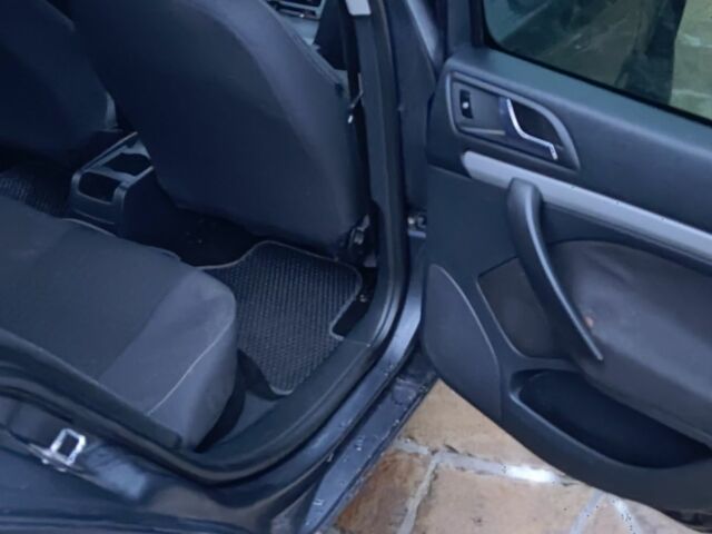 Серый Шкода Октавия, объемом двигателя 1.6 л и пробегом 280 тыс. км за 5300 $, фото 3 на Automoto.ua