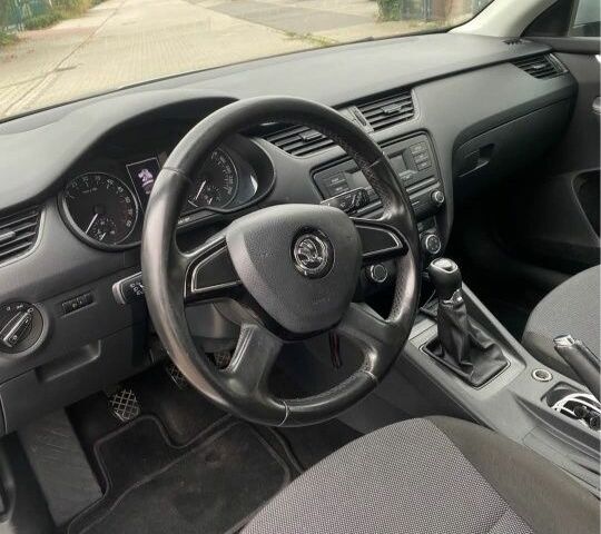 Шкода Октавія 2014 у Славутиче на Automoto.ua Сірий Шкода Октавія, об'ємом двигуна 0 л та пробігом 155 тис. км за 12000 $, фото 5 на Automoto.ua