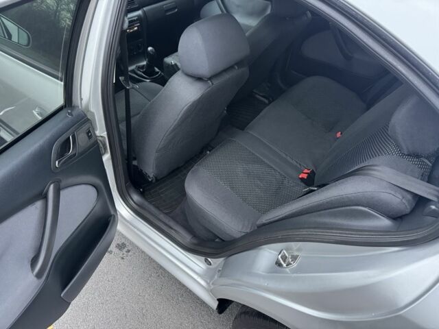 Серый Шкода Октавия, объемом двигателя 1.6 л и пробегом 260 тыс. км за 5000 $, фото 14 на Automoto.ua