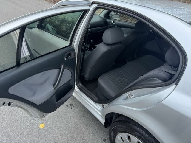 Серый Шкода Октавия, объемом двигателя 1.6 л и пробегом 260 тыс. км за 5000 $, фото 13 на Automoto.ua