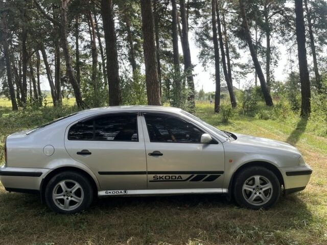 Серый Шкода Октавия, объемом двигателя 2 л и пробегом 254 тыс. км за 3400 $, фото 2 на Automoto.ua