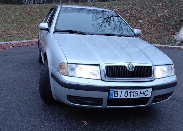 Серый Шкода Октавия, объемом двигателя 1.6 л и пробегом 265 тыс. км за 3750 $, фото 3 на Automoto.ua