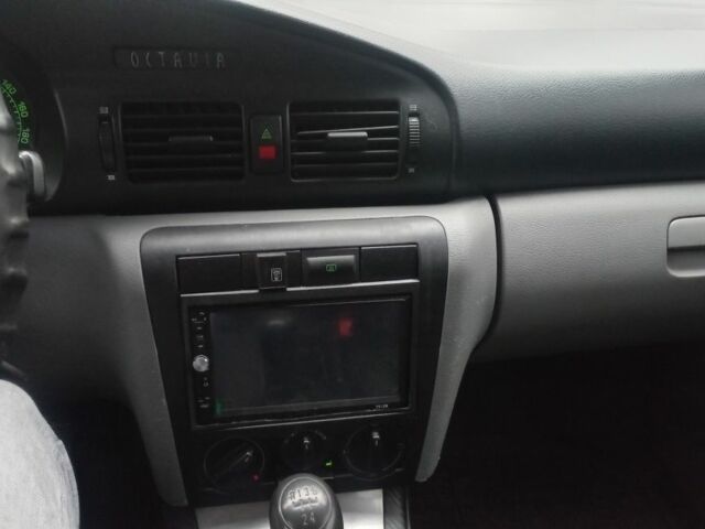 Сірий Шкода Октавія, об'ємом двигуна 1.6 л та пробігом 272 тис. км за 3000 $, фото 5 на Automoto.ua