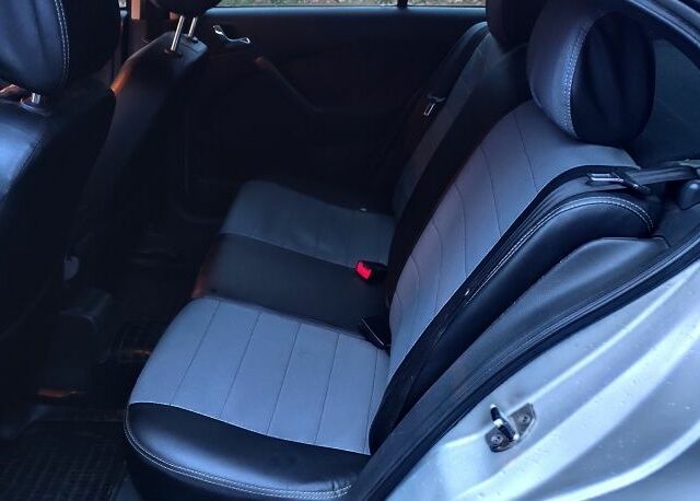 Серый Шкода Октавия, объемом двигателя 1.6 л и пробегом 265 тыс. км за 3750 $, фото 15 на Automoto.ua