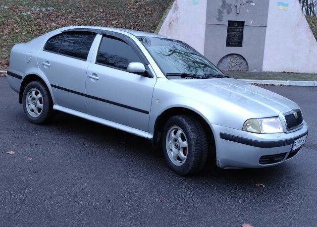 Серый Шкода Октавия, объемом двигателя 1.6 л и пробегом 265 тыс. км за 3750 $, фото 6 на Automoto.ua