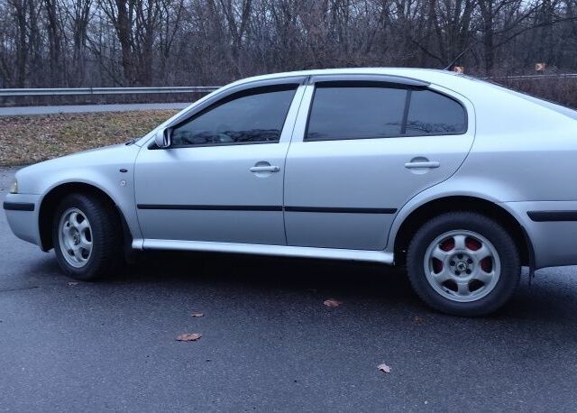 Серый Шкода Октавия, объемом двигателя 1.6 л и пробегом 265 тыс. км за 3750 $, фото 10 на Automoto.ua