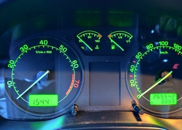 Серый Шкода Октавия, объемом двигателя 1.6 л и пробегом 265 тыс. км за 3750 $, фото 16 на Automoto.ua