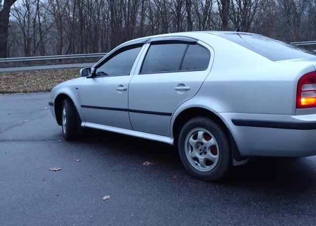 Серый Шкода Октавия, объемом двигателя 1.6 л и пробегом 265 тыс. км за 3750 $, фото 9 на Automoto.ua