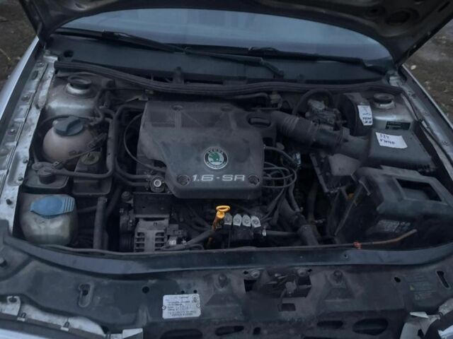 Серый Шкода Октавия, объемом двигателя 1.6 л и пробегом 332 тыс. км за 4200 $, фото 4 на Automoto.ua