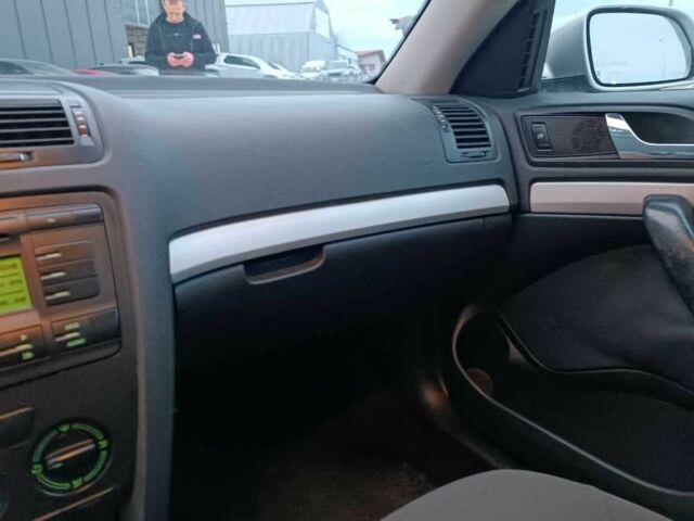 Сірий Шкода Октавія, об'ємом двигуна 1.6 л та пробігом 279 тис. км за 5400 $, фото 17 на Automoto.ua