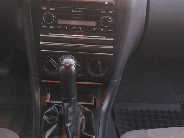 Шкода Октавия 2004 в Белой Церкве на Automoto.ua Серый Шкода Октавия, объемом двигателя 1.4 л и пробегом 240 тыс. км за 2100 $, фото 15 на Automoto.ua