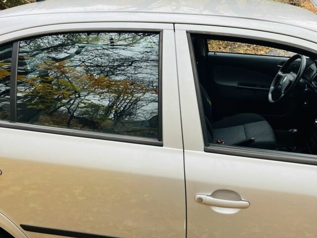 Серый Шкода Октавия, объемом двигателя 1.6 л и пробегом 92 тыс. км за 6000 $, фото 13 на Automoto.ua