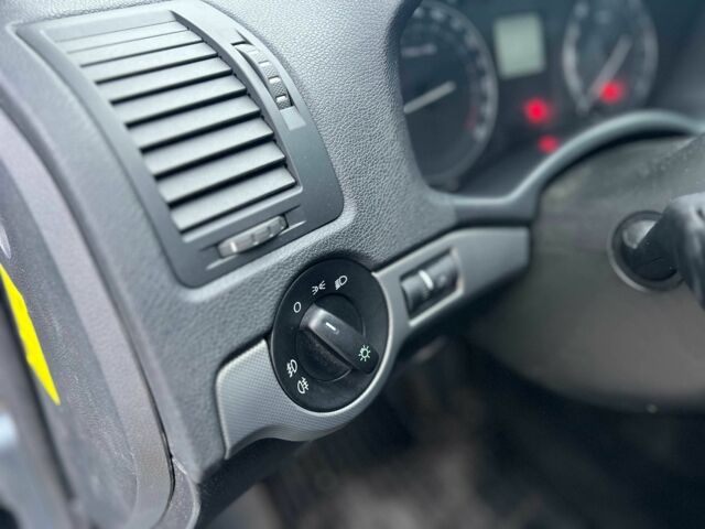 Серый Шкода Октавия, объемом двигателя 1.6 л и пробегом 369 тыс. км за 5500 $, фото 14 на Automoto.ua