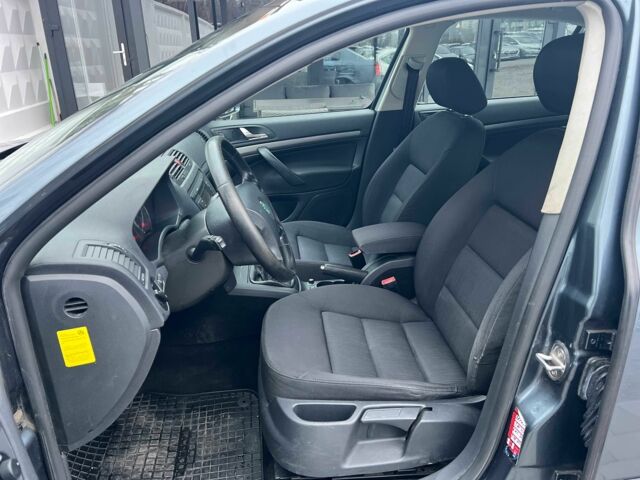 Серый Шкода Октавия, объемом двигателя 1.6 л и пробегом 369 тыс. км за 5500 $, фото 13 на Automoto.ua