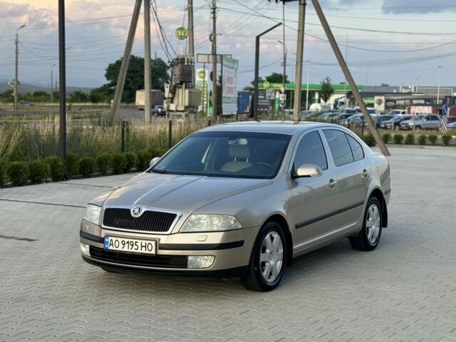 Серый Шкода Октавия, объемом двигателя 1.6 л и пробегом 350 тыс. км за 5200 $, фото 1 на Automoto.ua
