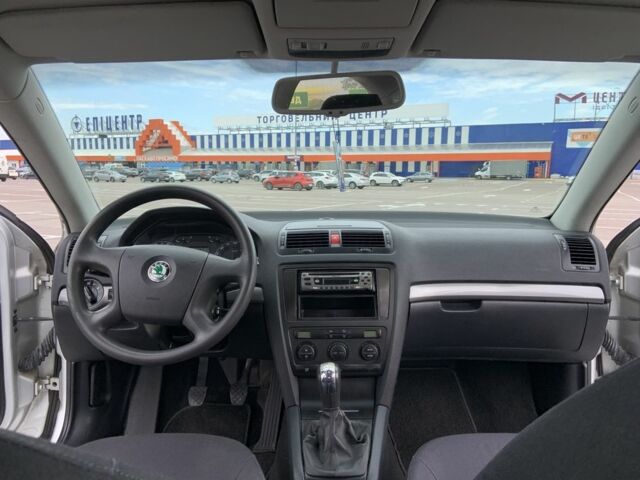 Серый Шкода Октавия, объемом двигателя 1.6 л и пробегом 216 тыс. км за 6499 $, фото 7 на Automoto.ua
