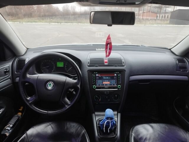 Серый Шкода Октавия, объемом двигателя 1.6 л и пробегом 250 тыс. км за 4600 $, фото 6 на Automoto.ua