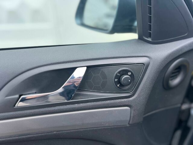 Серый Шкода Октавия, объемом двигателя 1.6 л и пробегом 369 тыс. км за 5500 $, фото 11 на Automoto.ua