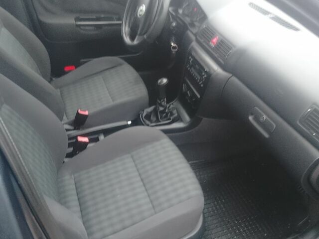 Серый Шкода Октавия, объемом двигателя 1.6 л и пробегом 233 тыс. км за 4600 $, фото 3 на Automoto.ua