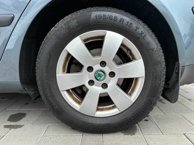 Серый Шкода Октавия, объемом двигателя 1.6 л и пробегом 369 тыс. км за 5500 $, фото 5 на Automoto.ua