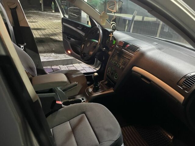 Серый Шкода Октавия, объемом двигателя 0 л и пробегом 350 тыс. км за 1800 $, фото 10 на Automoto.ua