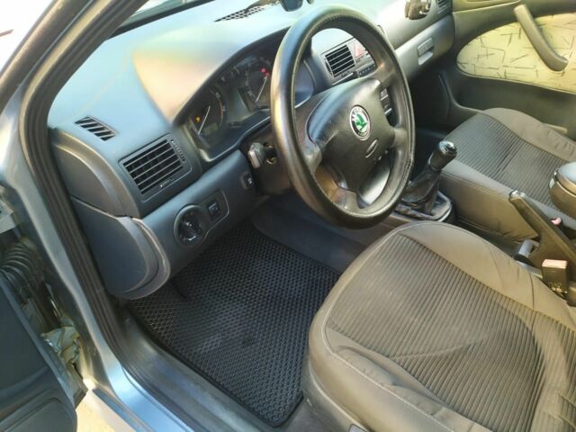 Серый Шкода Октавия, объемом двигателя 1.6 л и пробегом 285 тыс. км за 5800 $, фото 6 на Automoto.ua