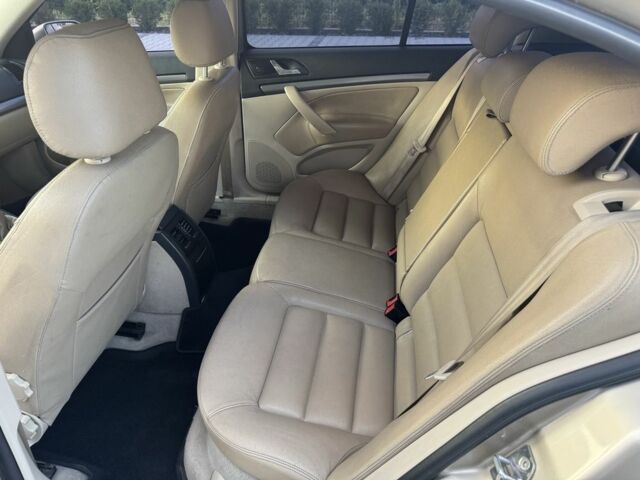 Серый Шкода Октавия, объемом двигателя 1.6 л и пробегом 350 тыс. км за 5200 $, фото 8 на Automoto.ua