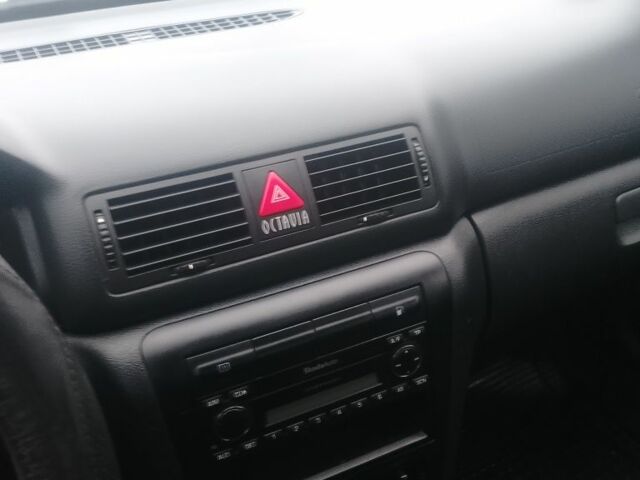 Серый Шкода Октавия, объемом двигателя 1.6 л и пробегом 233 тыс. км за 4600 $, фото 6 на Automoto.ua