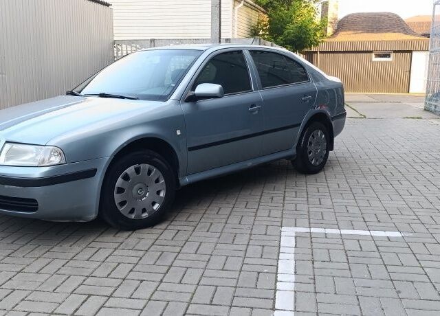 Сірий Шкода Октавія, об'ємом двигуна 1.8 л та пробігом 142 тис. км за 4700 $, фото 1 на Automoto.ua