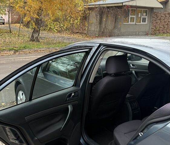 Серый Шкода Октавия, объемом двигателя 1.9 л и пробегом 300 тыс. км за 3200 $, фото 14 на Automoto.ua