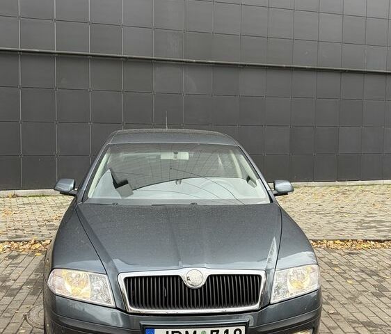 Серый Шкода Октавия, объемом двигателя 1.9 л и пробегом 300 тыс. км за 3200 $, фото 1 на Automoto.ua