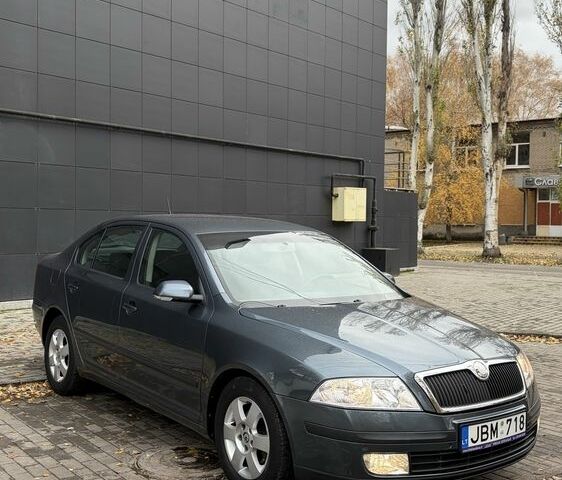 Серый Шкода Октавия, объемом двигателя 1.9 л и пробегом 300 тыс. км за 3200 $, фото 2 на Automoto.ua