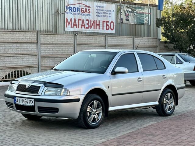 Серый Шкода Октавия, объемом двигателя 1.6 л и пробегом 221 тыс. км за 6400 $, фото 3 на Automoto.ua