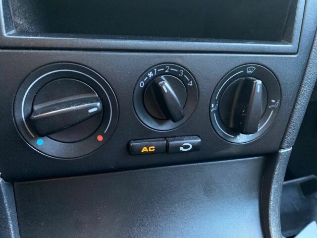 Сірий Шкода Октавія, об'ємом двигуна 1.6 л та пробігом 300 тис. км за 4100 $, фото 9 на Automoto.ua