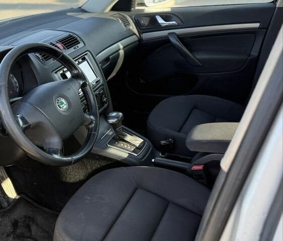 Серый Шкода Октавия, объемом двигателя 1.9 л и пробегом 250 тыс. км за 2999 $, фото 4 на Automoto.ua