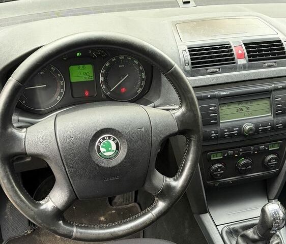 Серый Шкода Октавия, объемом двигателя 1.9 л и пробегом 300 тыс. км за 3200 $, фото 10 на Automoto.ua