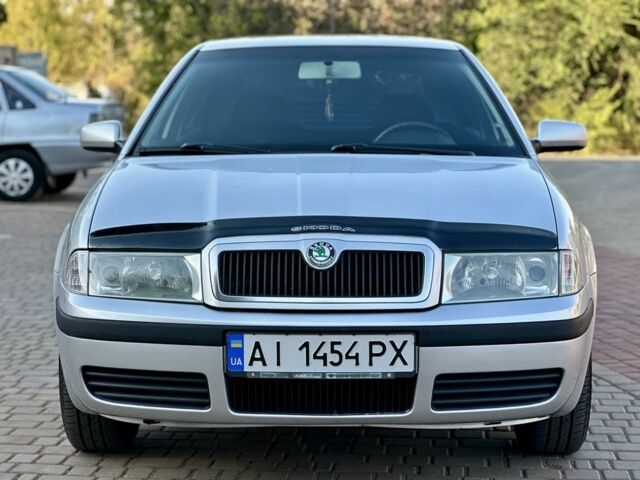 Серый Шкода Октавия, объемом двигателя 1.6 л и пробегом 221 тыс. км за 6400 $, фото 2 на Automoto.ua