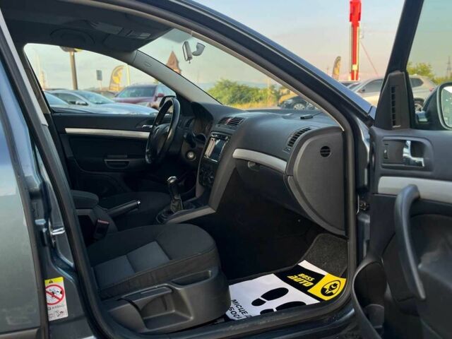 Серый Шкода Октавия, объемом двигателя 1.6 л и пробегом 147 тыс. км за 6450 $, фото 8 на Automoto.ua