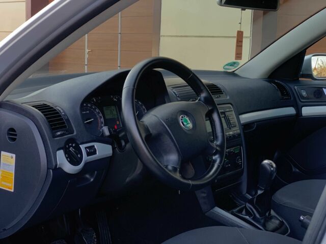 Серый Шкода Октавия, объемом двигателя 1.4 л и пробегом 239 тыс. км за 6755 $, фото 9 на Automoto.ua