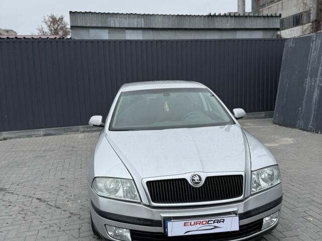 Сірий Шкода Октавія, об'ємом двигуна 0 л та пробігом 300 тис. км за 3200 $, фото 1 на Automoto.ua