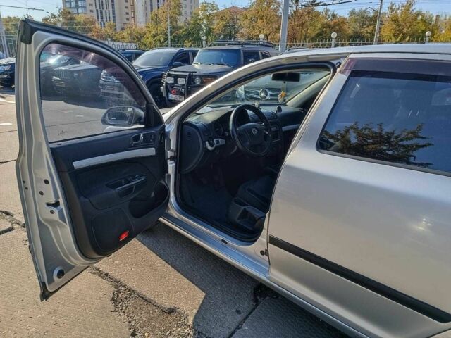 Серый Шкода Октавия, объемом двигателя 1.6 л и пробегом 298 тыс. км за 5490 $, фото 17 на Automoto.ua