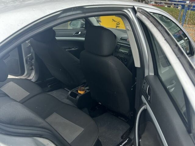 Серый Шкода Октавия, объемом двигателя 1.6 л и пробегом 270 тыс. км за 4500 $, фото 7 на Automoto.ua