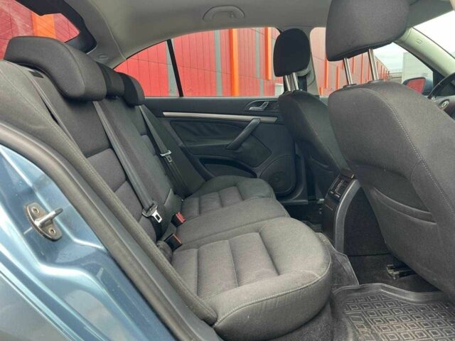 Сірий Шкода Октавія, об'ємом двигуна 0 л та пробігом 225 тис. км за 6990 $, фото 8 на Automoto.ua